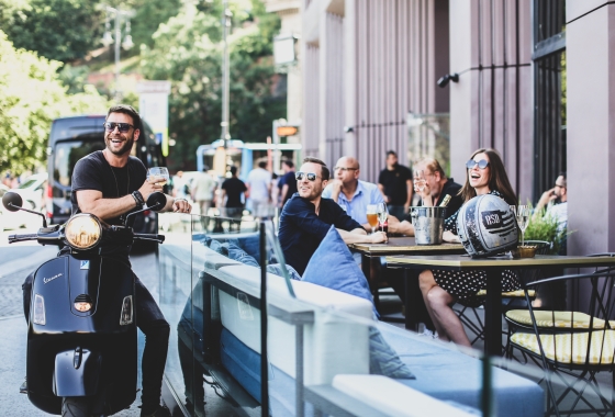 leo_bistro_restaurant_terrace