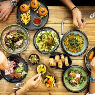 Leo_rooftop_etterem_etelek